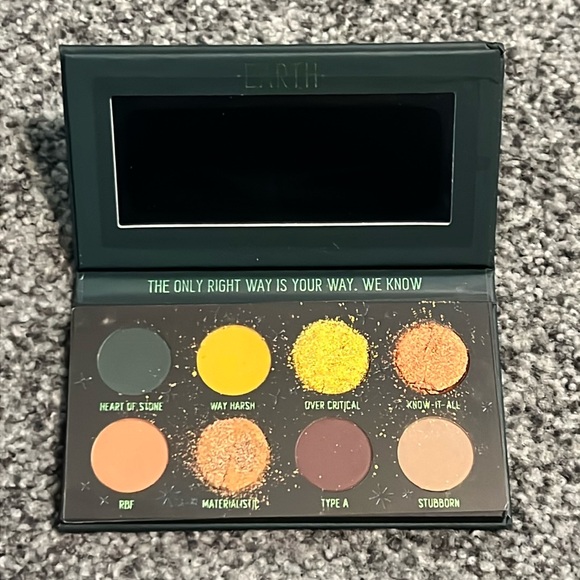 💋3/$15💋Melt Cosmetics Bad Side Zodiac Eyeshadow Palette in Earth NIB - Picture 3 of 5